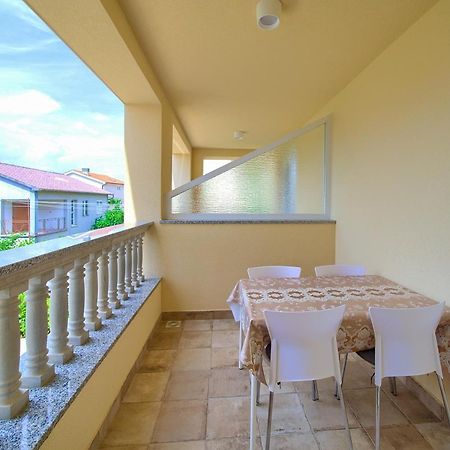 Apartmani Dal Malinska Buitenkant foto