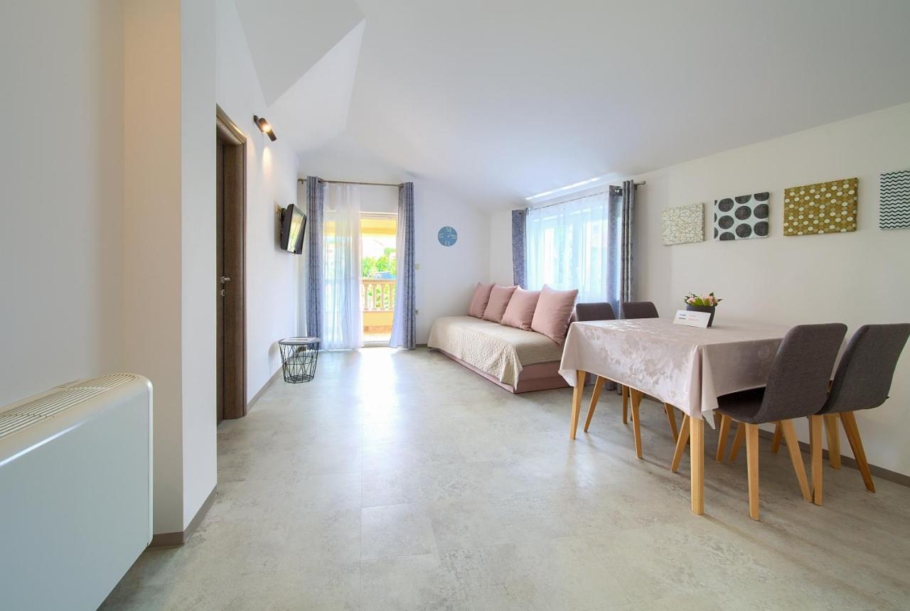 Apartmani Dal Malinska Buitenkant foto