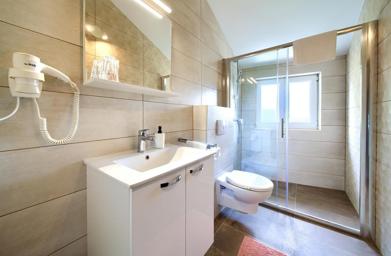 Apartmani Dal Malinska Buitenkant foto