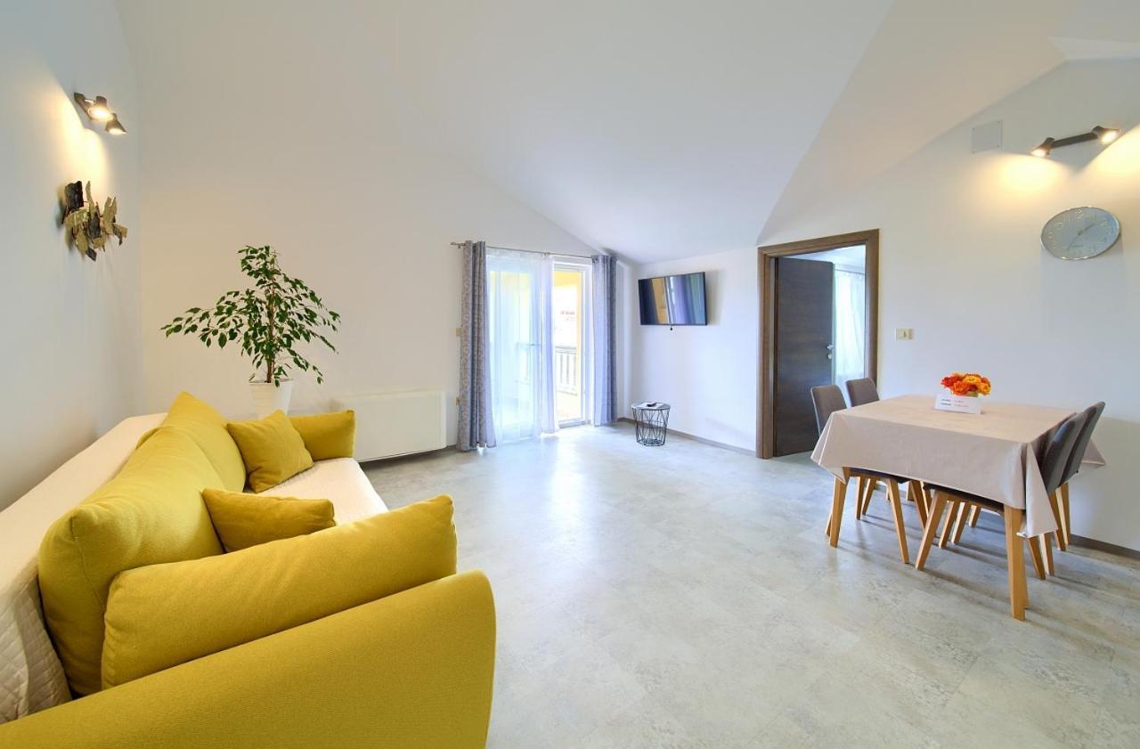 Apartmani Dal Malinska Buitenkant foto