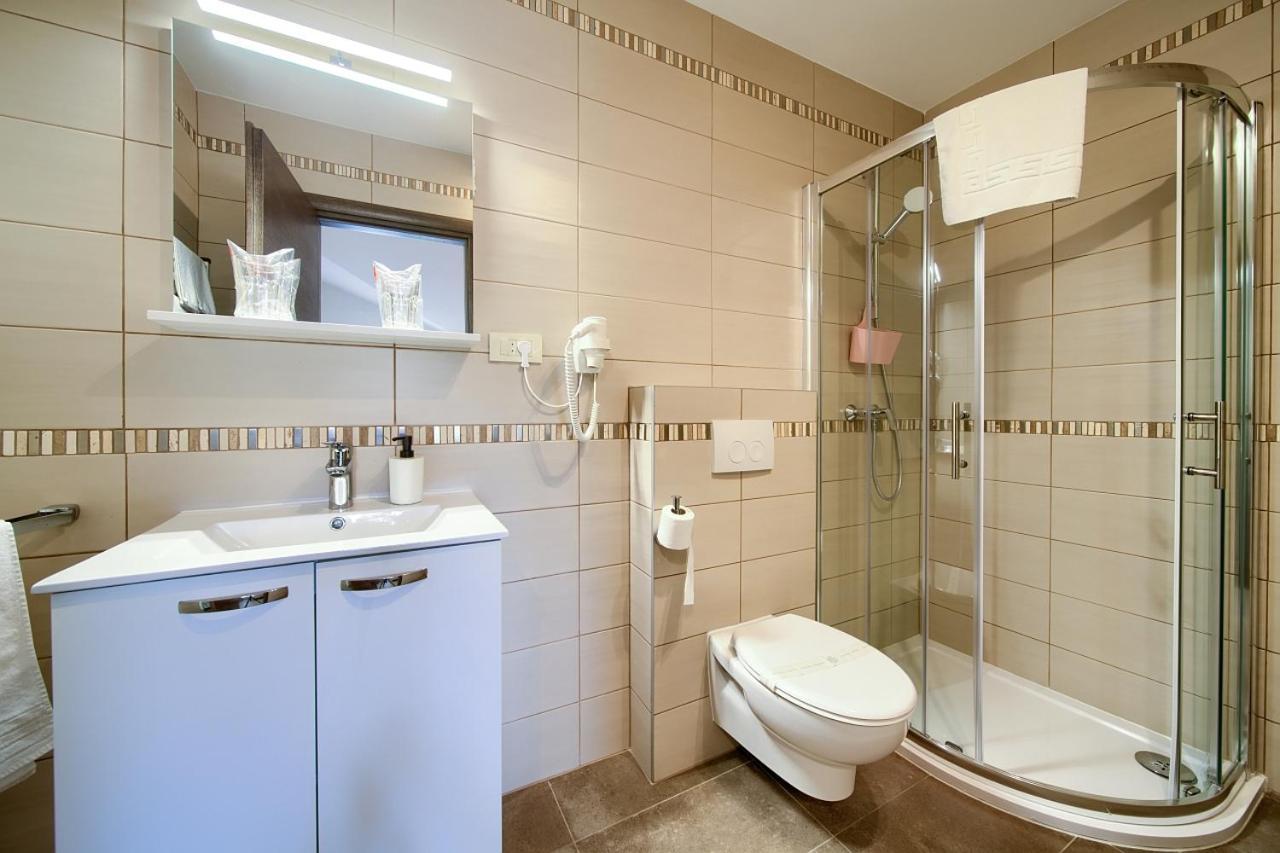 Apartmani Dal Malinska Buitenkant foto