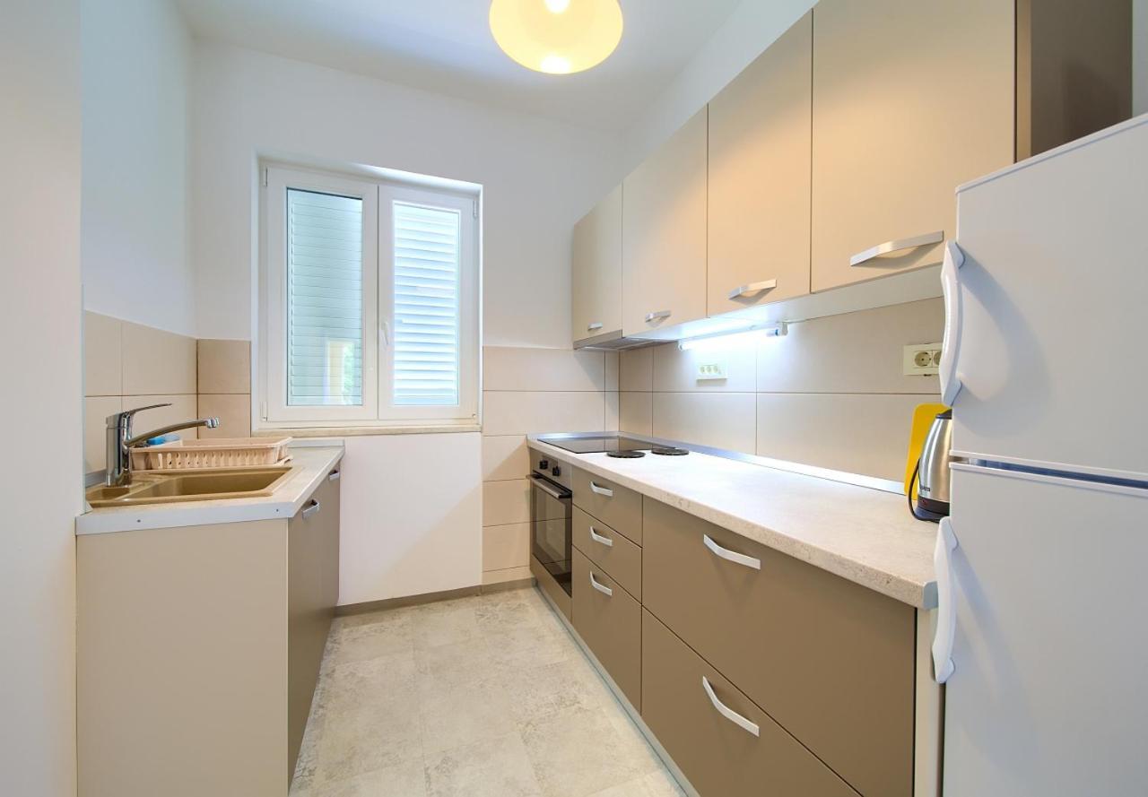 Apartmani Dal Malinska Buitenkant foto