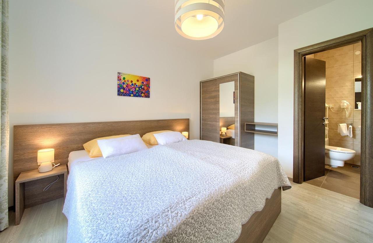 Apartmani Dal Malinska Buitenkant foto