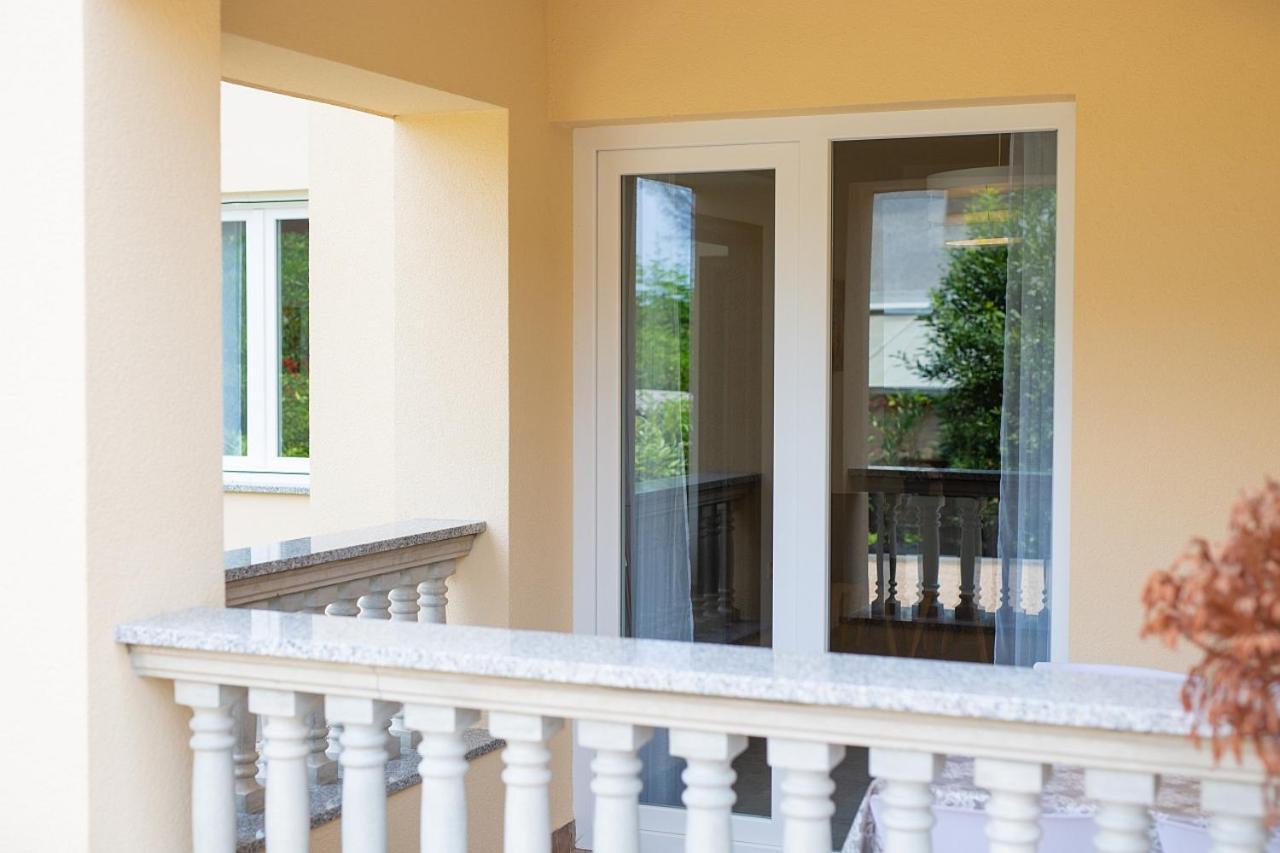 Apartmani Dal Malinska Buitenkant foto