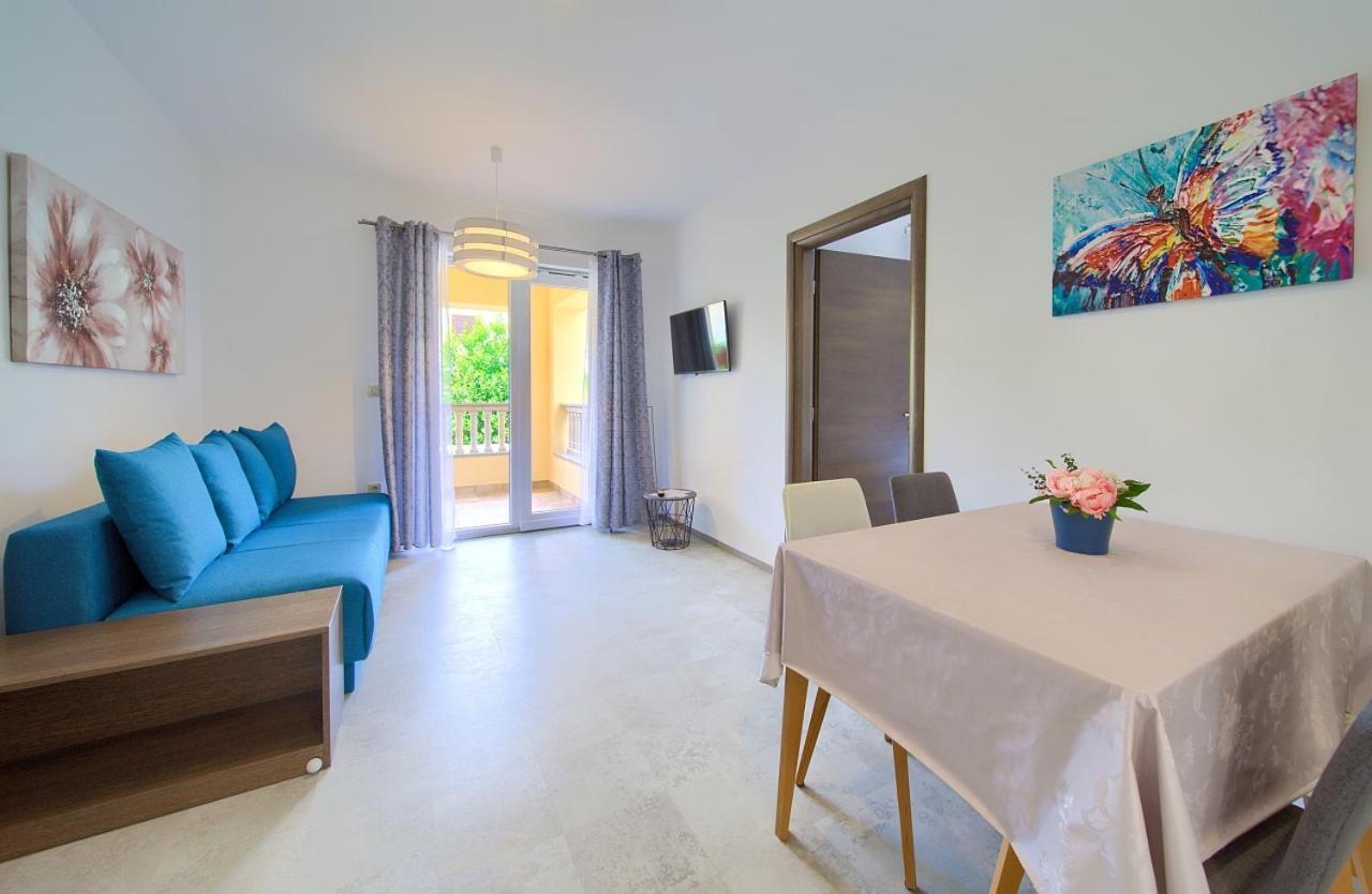 Apartmani Dal Malinska Buitenkant foto