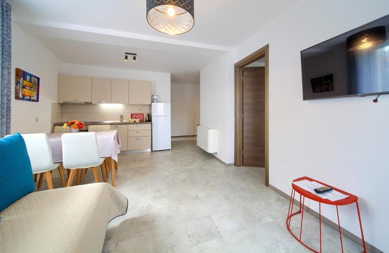 Apartmani Dal Malinska Buitenkant foto