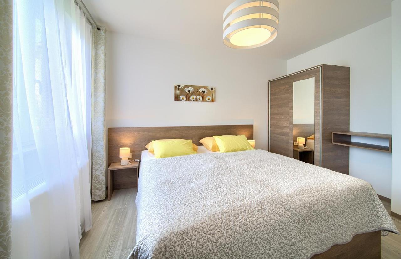 Apartmani Dal Malinska Buitenkant foto